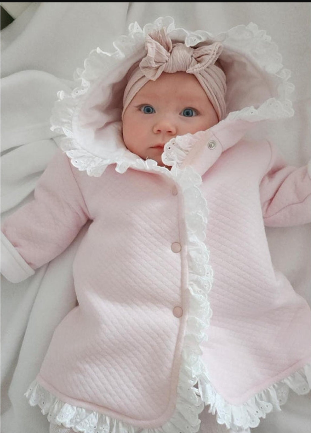 Cute baby girl coat with diamond texture and white lace frill.ott