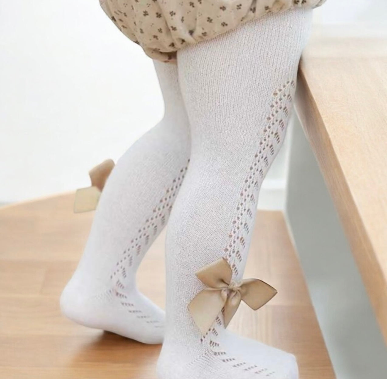 Baby girl tights with bow 