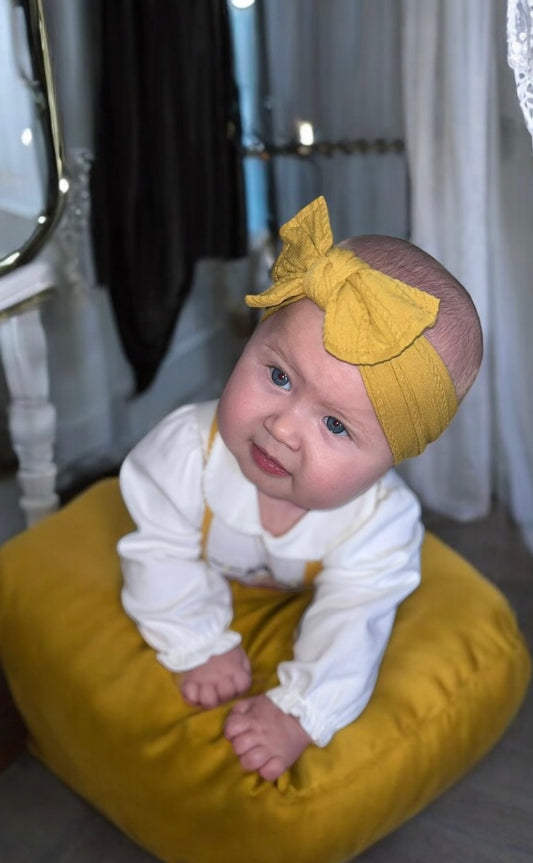 Baby girl headband with cute bow