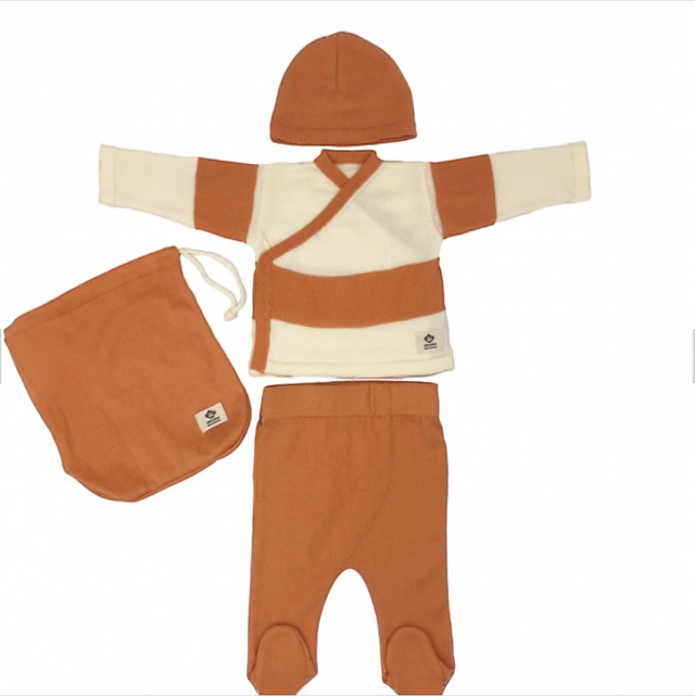 Stripes Organic Newborn Arrival Set – 0–1M (Made in Spain)