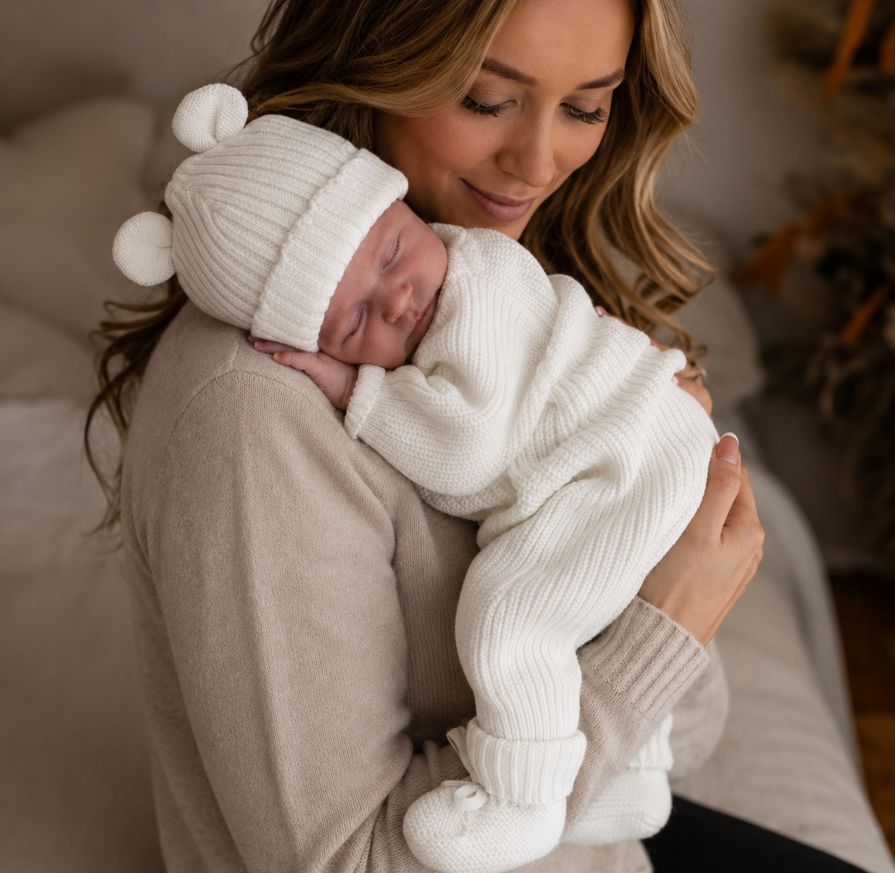 Knitted Sleep Suit, Hat & Booties Set: Snow White
