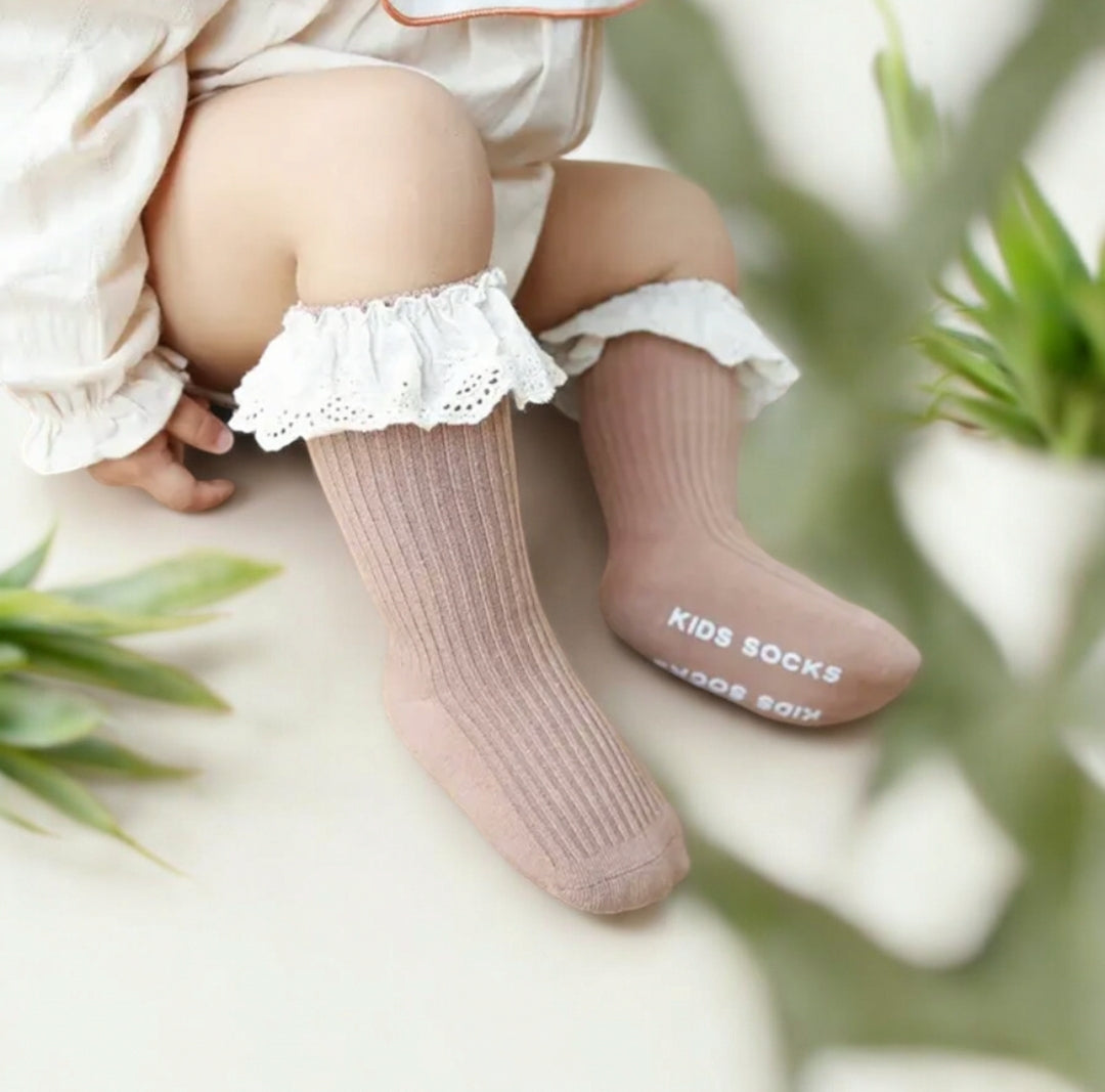 Vintage style ruffle knee socks